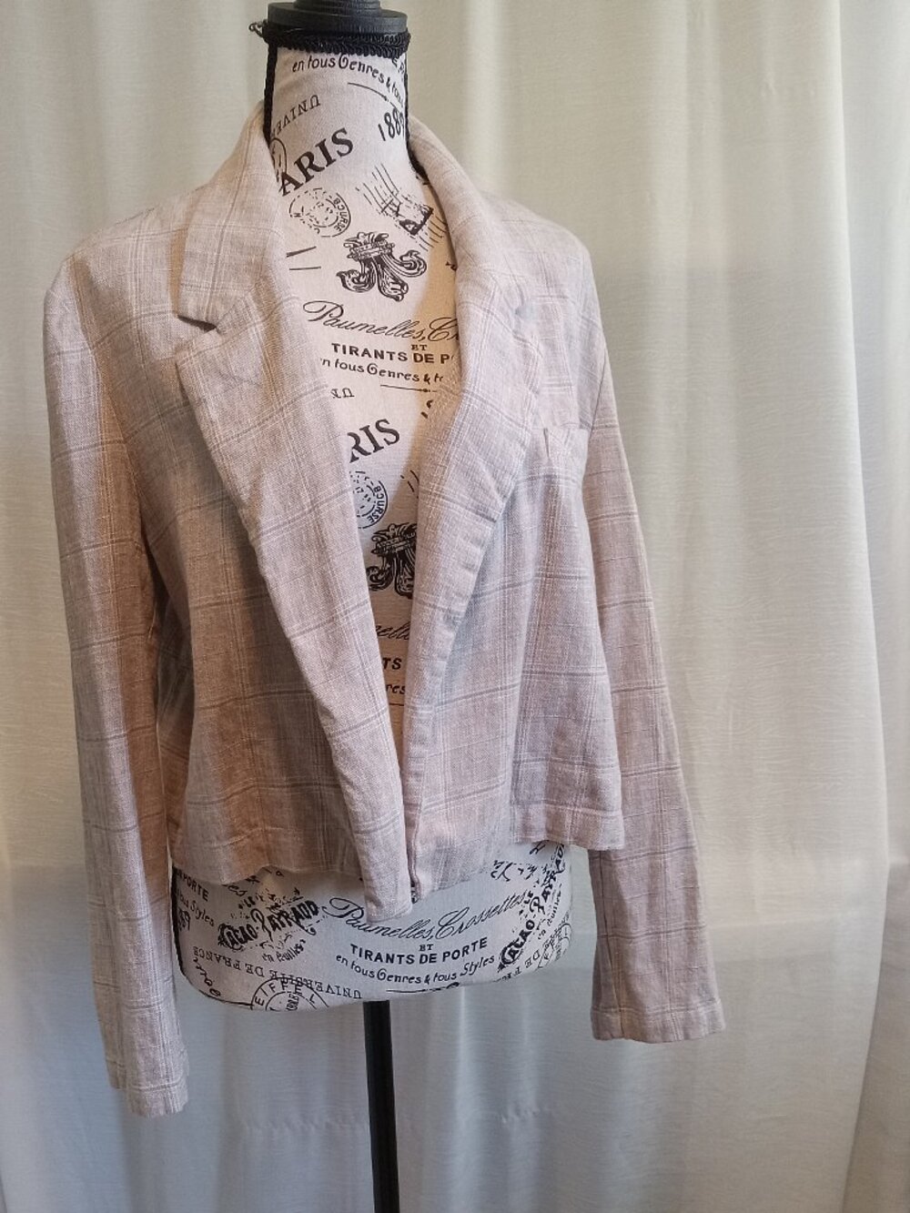 The perfect vintage BB Dakota short coat without button